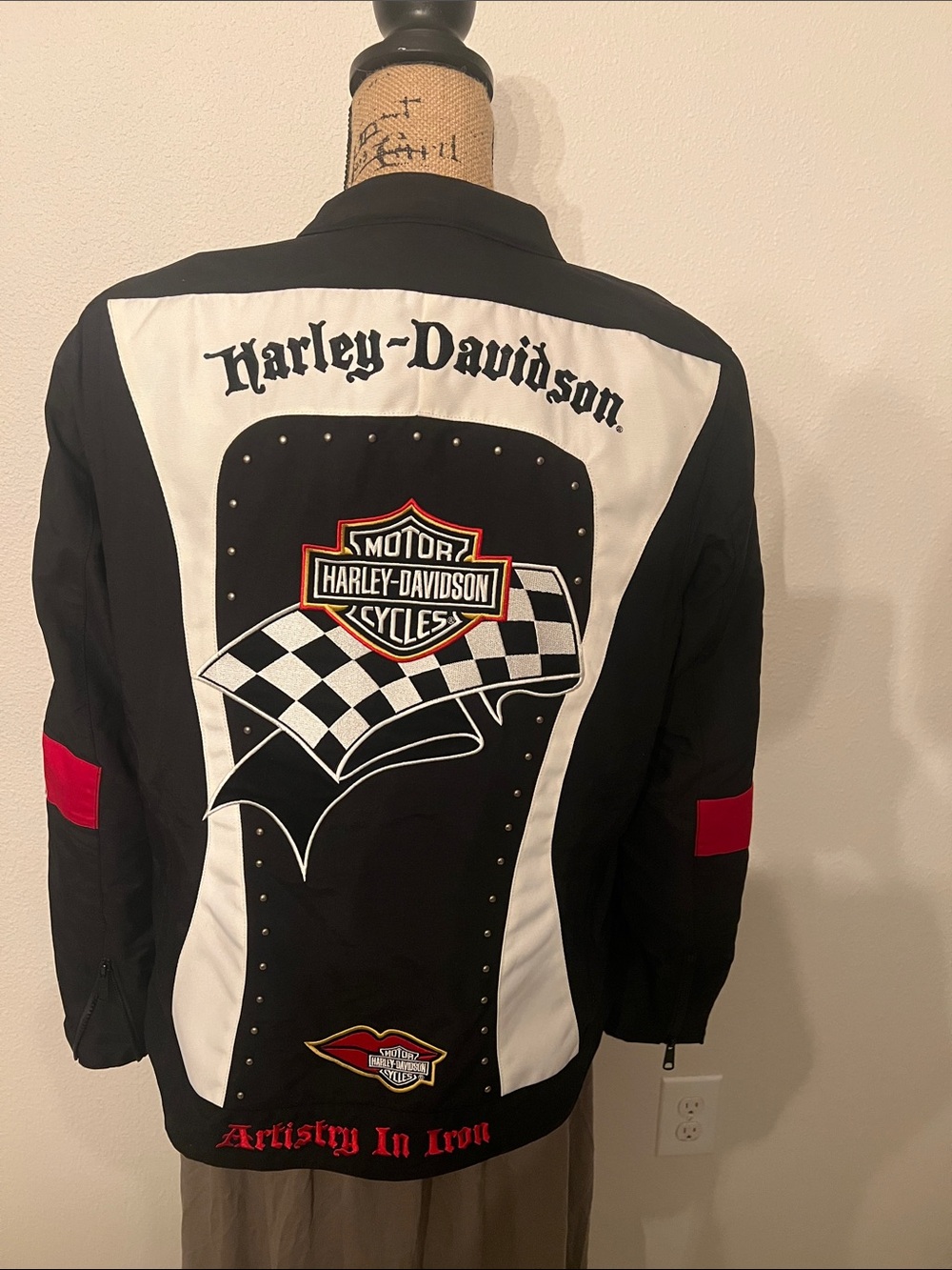 Harley-Davidson Black, White & Red Studded Bomber Jacket woman size - Picture 6 of 8